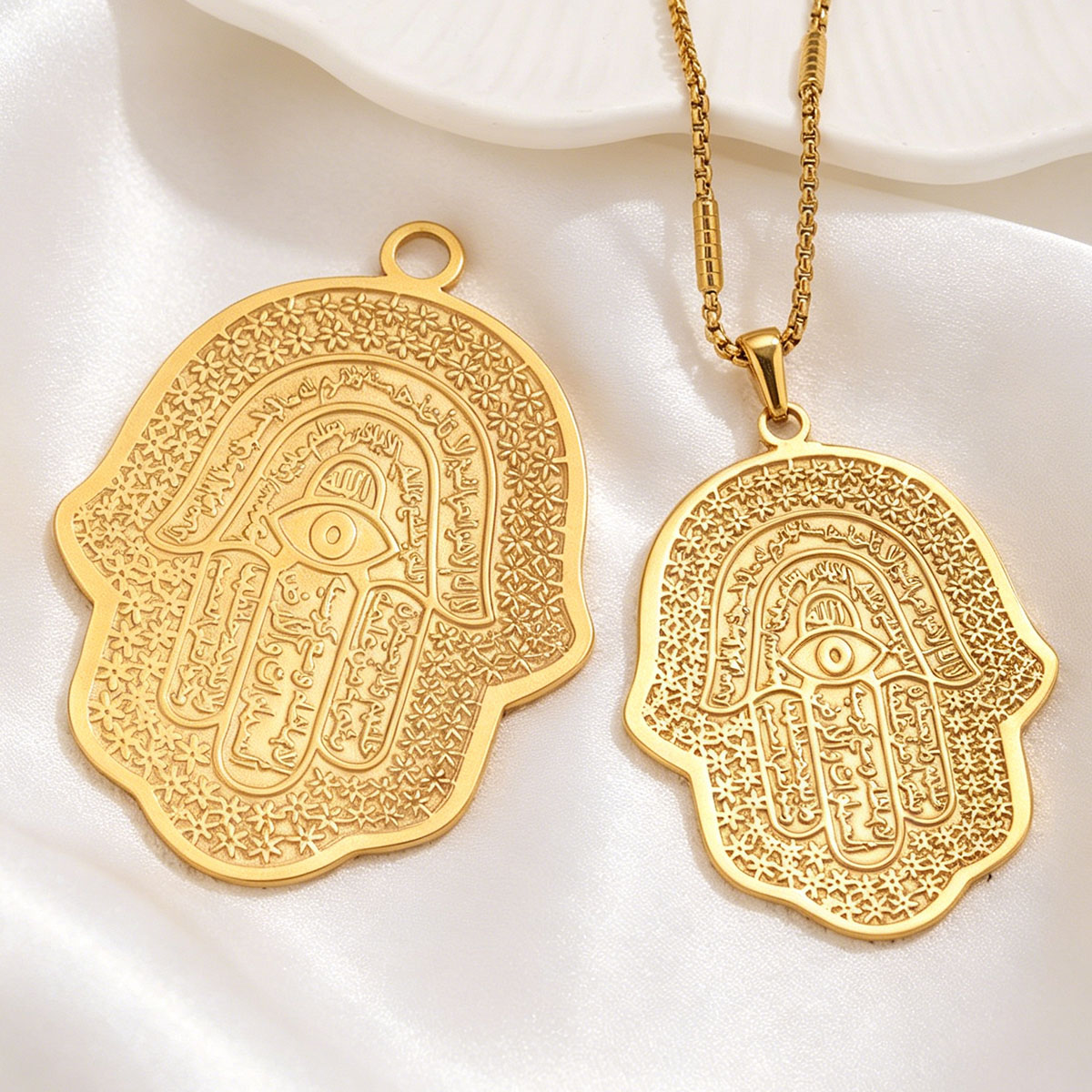 Men Accessories For Hand - จี้รูปมือฮัมซาและดวงตาป้องกันภัย 5 ชิ้น ทำจากสแตนเลสสตีลเคลือบ PVD 18K